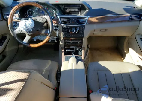 2012 Mercedes-Benz E 350 z USA, uszkodzony, nr VIN WDDHF5KB9CA555191